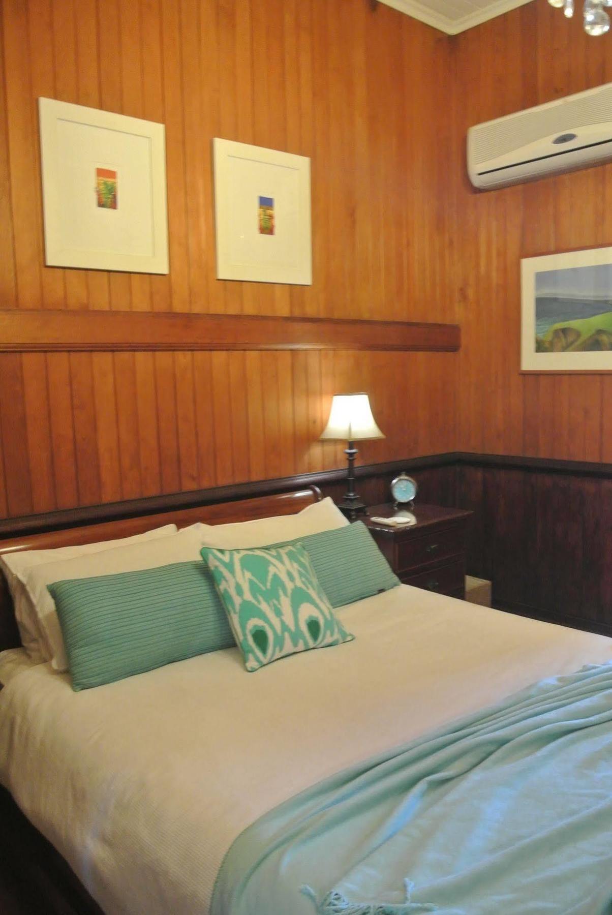 Wiss House Bed & Breakfast Kalbar ภายนอก รูปภาพ